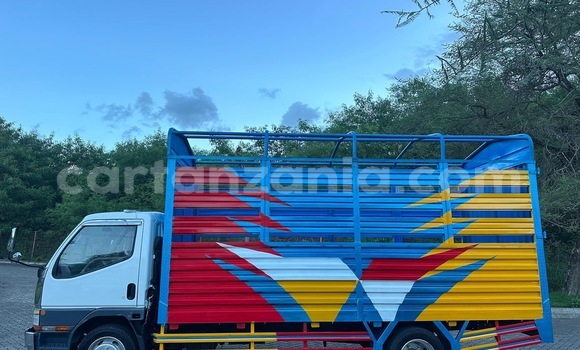 Nunua Imported Mitsubishi Fuso Fighter Nyingine Lori ndani ya Dar es Salaam nchini Dar es Salaam Nunua Imported Mitsubishi Fuso Fighter Nyingine Lori ndani ya Dar es Salaam nchini Dar es Salaam