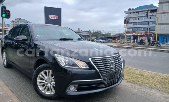 Buy Import Toyota Crown Other Car in Dar es Salaam in Dar es Salaam Buy Import Toyota Crown Other Car in Dar es Salaam in Dar es Salaam