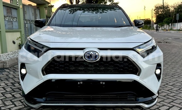 Buy Import Toyota RAV4 White Car in Dar es Salaam in Dar es Salaam Buy Import Toyota RAV4 White Car in Dar es Salaam in Dar es Salaam