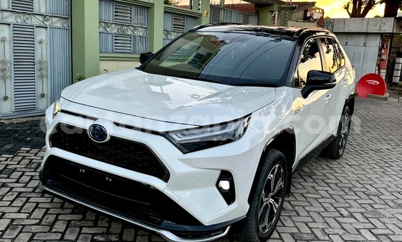 Buy Import Toyota RAV4 White Car in Dar es Salaam in Dar es Salaam Buy Import Toyota RAV4 White Car in Dar es Salaam in Dar es Salaam