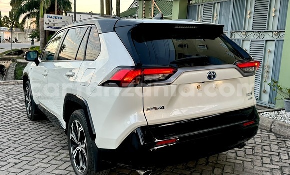 Buy Import Toyota RAV4 White Car in Dar es Salaam in Dar es Salaam Buy Import Toyota RAV4 White Car in Dar es Salaam in Dar es Salaam