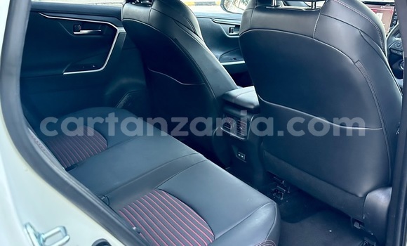 Buy Import Toyota RAV4 White Car in Dar es Salaam in Dar es Salaam Buy Import Toyota RAV4 White Car in Dar es Salaam in Dar es Salaam