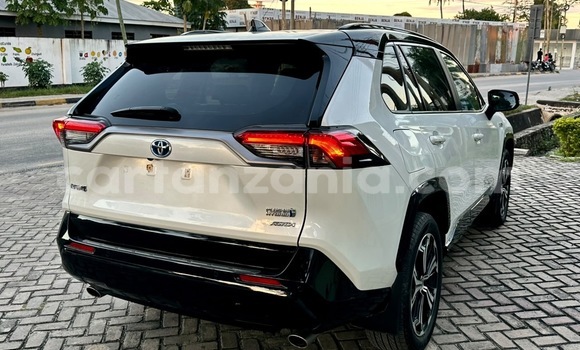 Buy Import Toyota RAV4 White Car in Dar es Salaam in Dar es Salaam Buy Import Toyota RAV4 White Car in Dar es Salaam in Dar es Salaam
