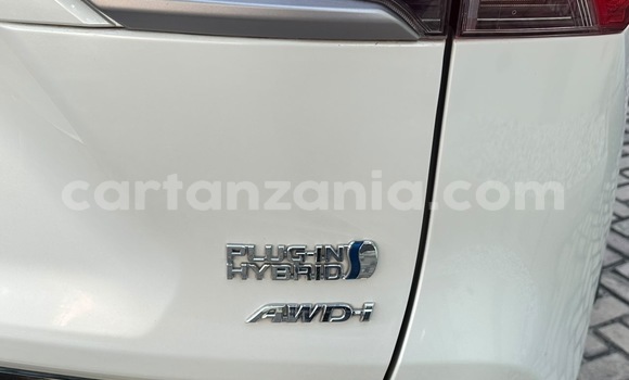 Buy Import Toyota RAV4 White Car in Dar es Salaam in Dar es Salaam Buy Import Toyota RAV4 White Car in Dar es Salaam in Dar es Salaam