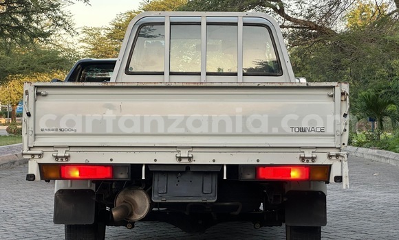 Buy Import Toyota Town Ace White Car in Dar es Salaam in Dar es Salaam Buy Import Toyota Town Ace White Car in Dar es Salaam in Dar es Salaam