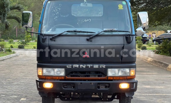 Nunua Imported Mitsubishi Fuso Fighter Bluu Lori ndani ya Dar es Salaam nchini Dar es Salaam Nunua Imported Mitsubishi Fuso Fighter Bluu Lori ndani ya Dar es Salaam nchini Dar es Salaam