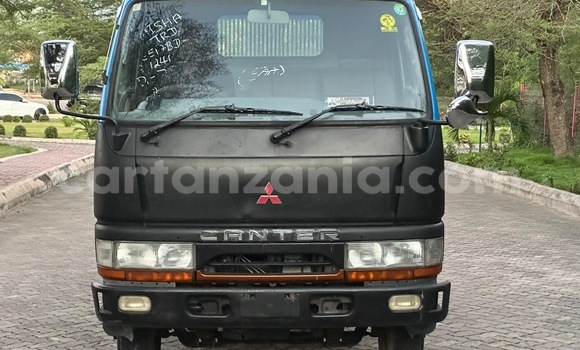 Nunua Imported Mitsubishi Fuso Fighter Bluu Lori ndani ya Dar es Salaam nchini Dar es Salaam Nunua Imported Mitsubishi Fuso Fighter Bluu Lori ndani ya Dar es Salaam nchini Dar es Salaam