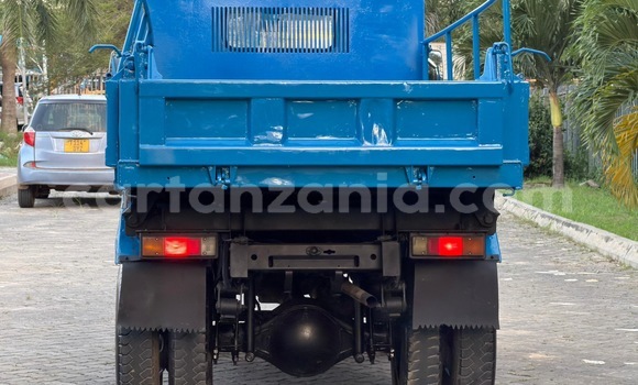 Nunua Imported Mitsubishi Fuso Fighter Bluu Lori ndani ya Dar es Salaam nchini Dar es Salaam Nunua Imported Mitsubishi Fuso Fighter Bluu Lori ndani ya Dar es Salaam nchini Dar es Salaam