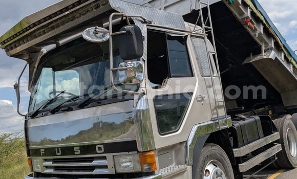 Nunua Imported Mitsubishi Fuso Fighter Nyeusi Lori ndani ya Dar es Salaam nchini Dar es Salaam Nunua Imported Mitsubishi Fuso Fighter Nyeusi Lori ndani ya Dar es Salaam nchini Dar es Salaam
