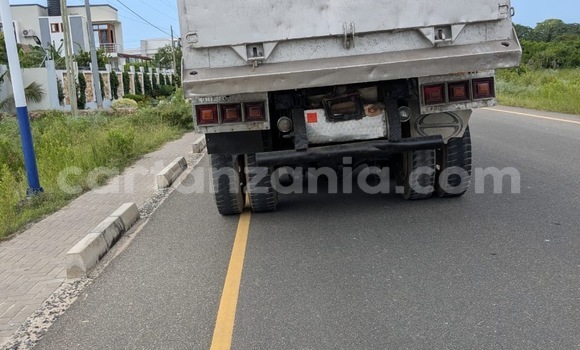 Nunua Imported Mitsubishi Fuso Fighter Nyeusi Lori ndani ya Dar es Salaam nchini Dar es Salaam Nunua Imported Mitsubishi Fuso Fighter Nyeusi Lori ndani ya Dar es Salaam nchini Dar es Salaam