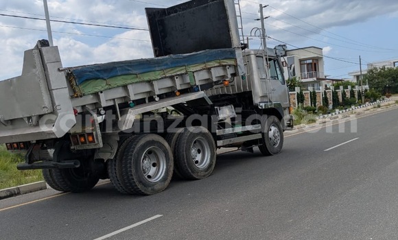 Nunua Imported Mitsubishi Fuso Fighter Nyeusi Lori ndani ya Dar es Salaam nchini Dar es Salaam Nunua Imported Mitsubishi Fuso Fighter Nyeusi Lori ndani ya Dar es Salaam nchini Dar es Salaam