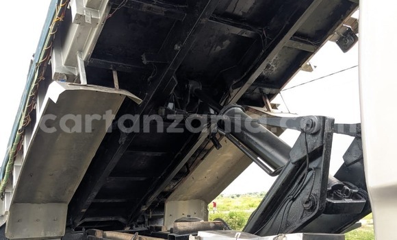 Nunua Imported Mitsubishi Fuso Fighter Nyeusi Lori ndani ya Dar es Salaam nchini Dar es Salaam Nunua Imported Mitsubishi Fuso Fighter Nyeusi Lori ndani ya Dar es Salaam nchini Dar es Salaam