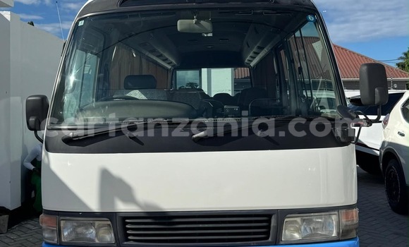 Nunua Imported Toyota Coaster Nyeupe Gari ndani ya Dar es Salaam nchini Dar es Salaam Nunua Imported Toyota Coaster Nyeupe Gari ndani ya Dar es Salaam nchini Dar es Salaam