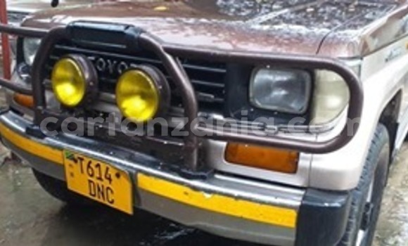 Nunua Ilio tumika Toyota Land Cruiser Prado Brown Gari ndani ya Dar es Salaam nchini Dar es Salaam Nunua Ilio tumika Toyota Land Cruiser Prado Brown Gari ndani ya Dar es Salaam nchini Dar es Salaam