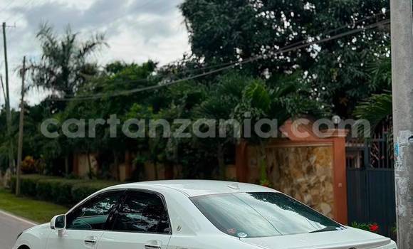 Buy Import Toyota Crown White Car in Dar es Salaam in Dar es Salaam Buy Import Toyota Crown White Car in Dar es Salaam in Dar es Salaam