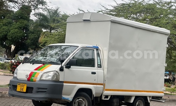Buy Used Toyota Town Ace White Car in Dar es Salaam in Dar es Salaam Buy Used Toyota Town Ace White Car in Dar es Salaam in Dar es Salaam