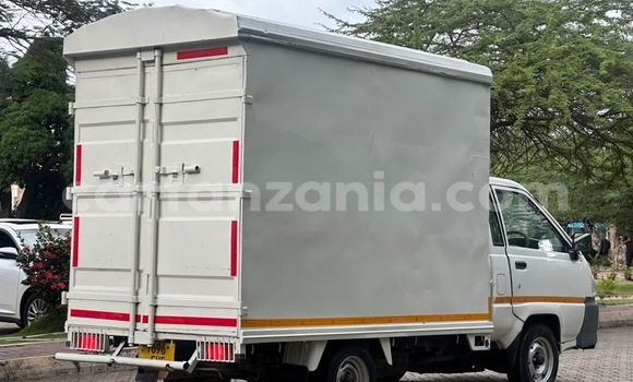 Buy Used Toyota Town Ace White Car in Dar es Salaam in Dar es Salaam Buy Used Toyota Town Ace White Car in Dar es Salaam in Dar es Salaam