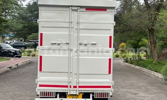 Buy Used Toyota Town Ace White Car in Dar es Salaam in Dar es Salaam Buy Used Toyota Town Ace White Car in Dar es Salaam in Dar es Salaam