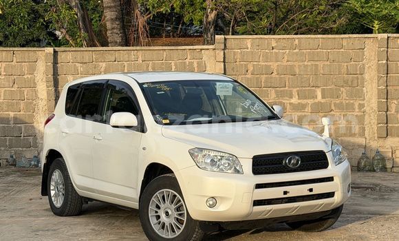 Nunua Imported Toyota RAV4 Nyeupe Gari ndani ya Dar es Salaam nchini Dar es Salaam Nunua Imported Toyota RAV4 Nyeupe Gari ndani ya Dar es Salaam nchini Dar es Salaam