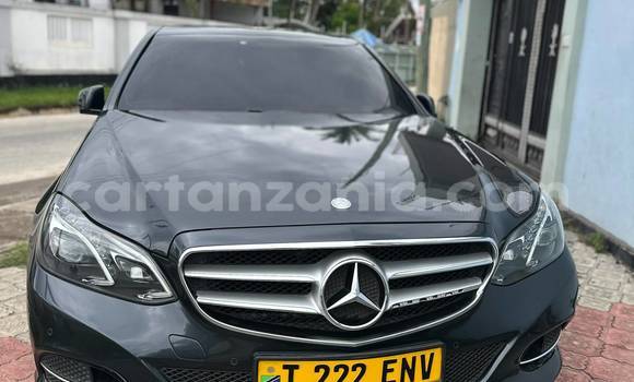 Nunua Ilio tumika Mercedes-Benz E-Classe Nyeusi Gari ndani ya Dar es Salaam nchini Dar es Salaam Nunua Ilio tumika Mercedes-Benz E-Classe Nyeusi Gari ndani ya Dar es Salaam nchini Dar es Salaam