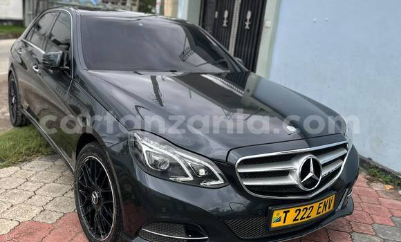 Nunua Ilio tumika Mercedes-Benz E-Classe Nyeusi Gari ndani ya Dar es Salaam nchini Dar es Salaam Nunua Ilio tumika Mercedes-Benz E-Classe Nyeusi Gari ndani ya Dar es Salaam nchini Dar es Salaam