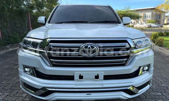 Buy Used Toyota Land Cruiser White Car in Dar es Salaam in Dar es Salaam Buy Used Toyota Land Cruiser White Car in Dar es Salaam in Dar es Salaam