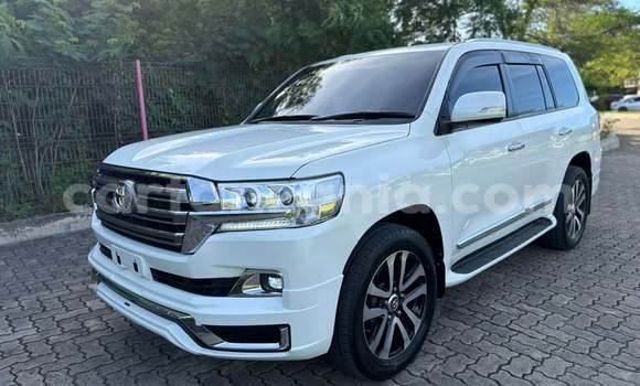 Buy Used Toyota Land Cruiser White Car in Dar es Salaam in Dar es Salaam Buy Used Toyota Land Cruiser White Car in Dar es Salaam in Dar es Salaam