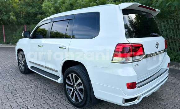 Buy Used Toyota Land Cruiser White Car in Dar es Salaam in Dar es Salaam Buy Used Toyota Land Cruiser White Car in Dar es Salaam in Dar es Salaam