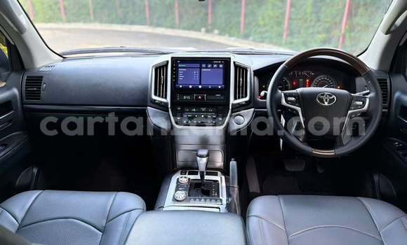 Buy Used Toyota Land Cruiser White Car in Dar es Salaam in Dar es Salaam Buy Used Toyota Land Cruiser White Car in Dar es Salaam in Dar es Salaam