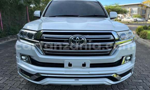 Buy Used Toyota Land Cruiser White Car in Dar es Salaam in Dar es Salaam Buy Used Toyota Land Cruiser White Car in Dar es Salaam in Dar es Salaam