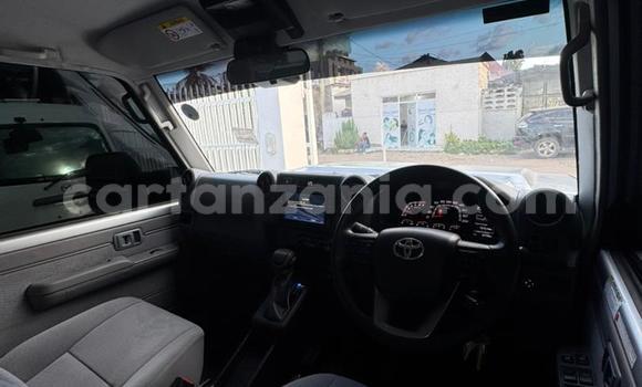 Buy Import Toyota Land Cruiser Other Car in Dar es Salaam in Dar es Salaam Buy Import Toyota Land Cruiser Other Car in Dar es Salaam in Dar es Salaam