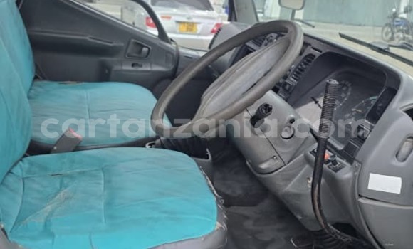 Nunua Ilio tumika Mitsubishi Fuso Fighter Nyeupe Lori ndani ya Dar es Salaam nchini Dar es Salaam Nunua Ilio tumika Mitsubishi Fuso Fighter Nyeupe Lori ndani ya Dar es Salaam nchini Dar es Salaam