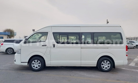 Buy Used Toyota Hiace White Car in Dar es Salaam in Dar es Salaam Buy Used Toyota Hiace White Car in Dar es Salaam in Dar es Salaam