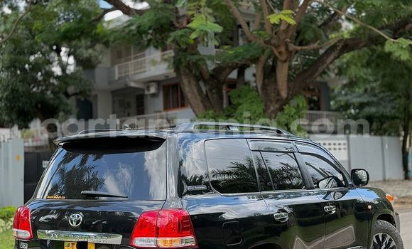 Buy Used Toyota Land Cruiser Black Car in Dar es Salaam in Dar es Salaam Buy Used Toyota Land Cruiser Black Car in Dar es Salaam in Dar es Salaam