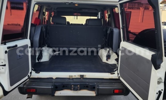 Buy Used Toyota Land Cruiser White Car in Dar es Salaam in Dar es Salaam Buy Used Toyota Land Cruiser White Car in Dar es Salaam in Dar es Salaam