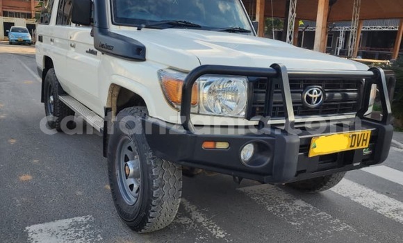 Buy Used Toyota Land Cruiser White Car in Dar es Salaam in Dar es Salaam Buy Used Toyota Land Cruiser White Car in Dar es Salaam in Dar es Salaam