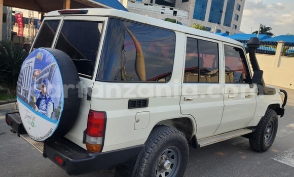 Buy Used Toyota Land Cruiser White Car in Dar es Salaam in Dar es Salaam Buy Used Toyota Land Cruiser White Car in Dar es Salaam in Dar es Salaam