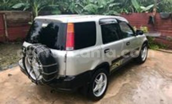 Nunua Ilio tumika Honda CR–V Fedha Gari ndani ya Dar es Salaam nchini Dar es Salaam Nunua Ilio tumika Honda CR–V Fedha Gari ndani ya Dar es Salaam nchini Dar es Salaam