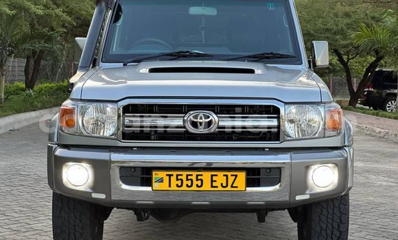 Buy Used Toyota Land Cruiser Silver Car in Dar es Salaam in Dar es Salaam