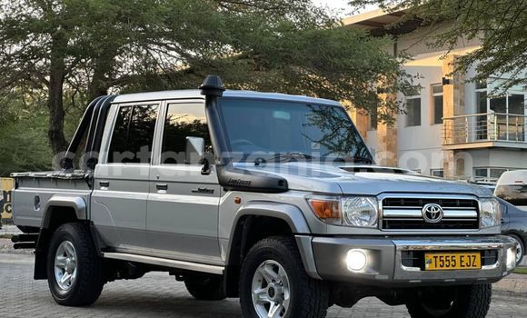 Nunua Ilio tumika Toyota Land Cruiser Fedha Gari ndani ya Dar es Salaam nchini Dar es Salaam Nunua Ilio tumika Toyota Land Cruiser Fedha Gari ndani ya Dar es Salaam nchini Dar es Salaam