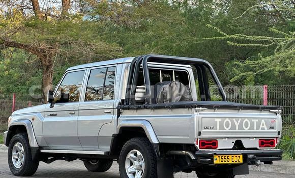 Nunua Ilio tumika Toyota Land Cruiser Fedha Gari ndani ya Dar es Salaam nchini Dar es Salaam Nunua Ilio tumika Toyota Land Cruiser Fedha Gari ndani ya Dar es Salaam nchini Dar es Salaam