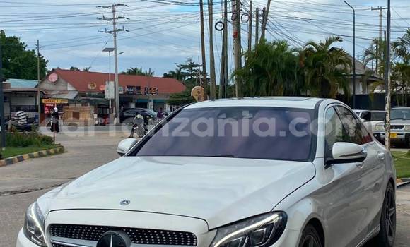 Buy Used Mercedes-Benz C-Classe White Car in Dar es Salaam in Dar es Salaam Buy Used Mercedes-Benz C-Classe White Car in Dar es Salaam in Dar es Salaam