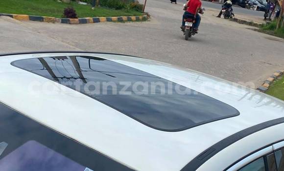 Buy Used Mercedes-Benz C-Classe White Car in Dar es Salaam in Dar es Salaam Buy Used Mercedes-Benz C-Classe White Car in Dar es Salaam in Dar es Salaam