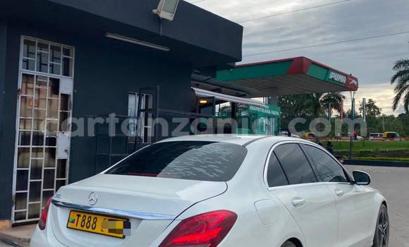 Buy Used Mercedes-Benz C-Classe White Car in Dar es Salaam in Dar es Salaam Buy Used Mercedes-Benz C-Classe White Car in Dar es Salaam in Dar es Salaam