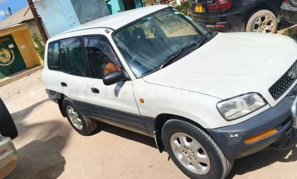 Nunua Ilio tumika Toyota RAV4 Nyeupe Gari ndani ya Dar es Salaam nchini Dar es Salaam Nunua Ilio tumika Toyota RAV4 Nyeupe Gari ndani ya Dar es Salaam nchini Dar es Salaam