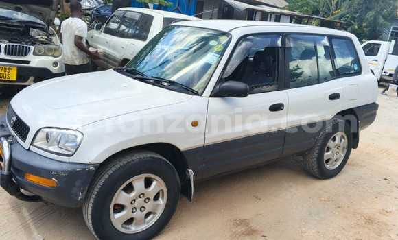 Nunua Ilio tumika Toyota RAV4 Nyeupe Gari ndani ya Dar es Salaam nchini Dar es Salaam Nunua Ilio tumika Toyota RAV4 Nyeupe Gari ndani ya Dar es Salaam nchini Dar es Salaam