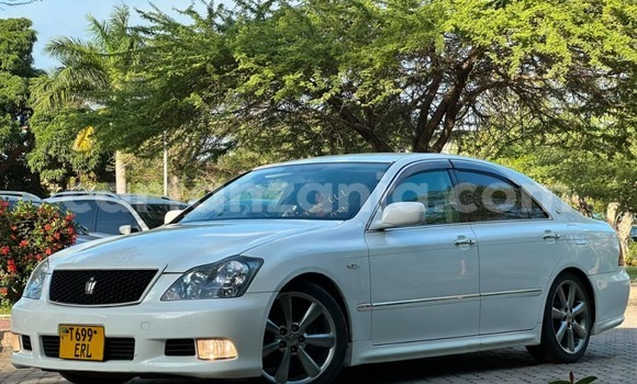 Nunua Ilio tumika Toyota Crown Nyeupe Gari ndani ya Dar es Salaam nchini Dar es Salaam Nunua Ilio tumika Toyota Crown Nyeupe Gari ndani ya Dar es Salaam nchini Dar es Salaam