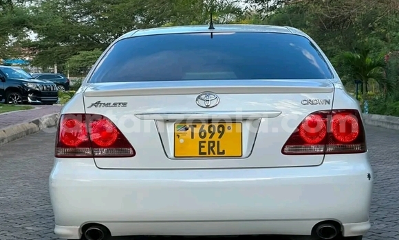 Nunua Ilio tumika Toyota Crown Nyeupe Gari ndani ya Dar es Salaam nchini Dar es Salaam Nunua Ilio tumika Toyota Crown Nyeupe Gari ndani ya Dar es Salaam nchini Dar es Salaam