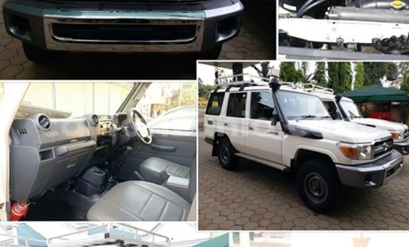 Nunua Ilio tumika Toyota Land Cruiser Nyeupe Gari ndani ya Dar es Salaam nchini Dar es Salaam Nunua Ilio tumika Toyota Land Cruiser Nyeupe Gari ndani ya Dar es Salaam nchini Dar es Salaam