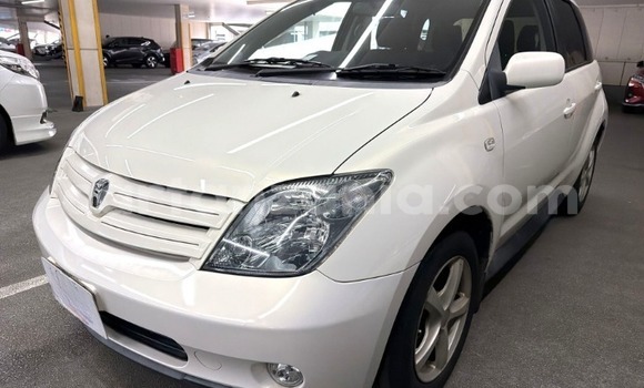 Buy Import Toyota IST White Car in Dar es Salaam in Dar es Salaam